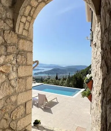 El Aquila Hotel 4*