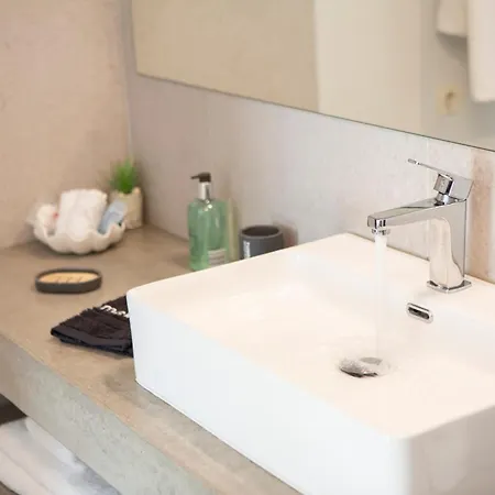 El Aquila Hotel 4*