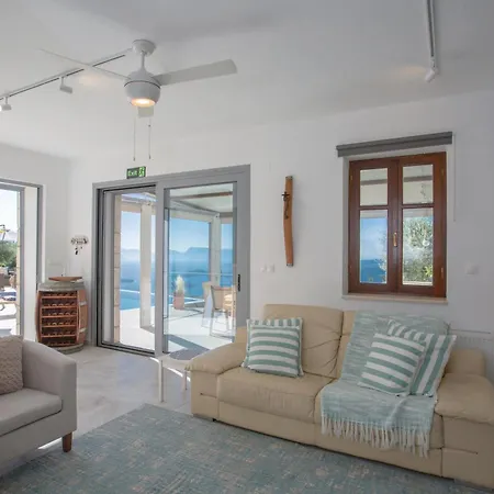 El Aquila Hotel 4*