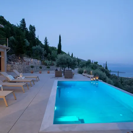 El Aquila Hotel